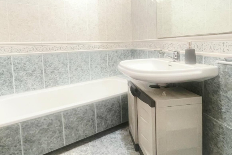 Plau00E7a del Mestre Serrat, Sant Pere