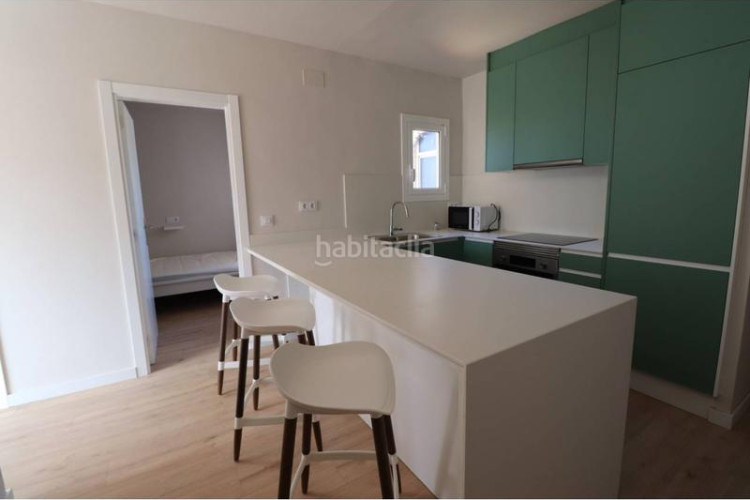 Piso escoles, acabado de reformar en Plaça Catalunya - Escola Industrial Terrassa