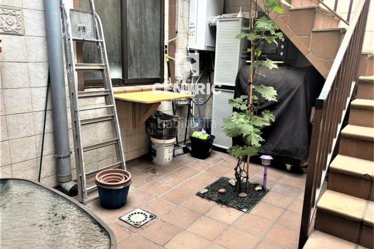 Piso planta baja de 3 habitaciones en Zona Esportiva Terrassa