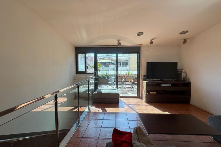 Casa adosada amplia casa adosada en La Maurina – 293 m², con garaje, ascensor y terrazas en Terrassa