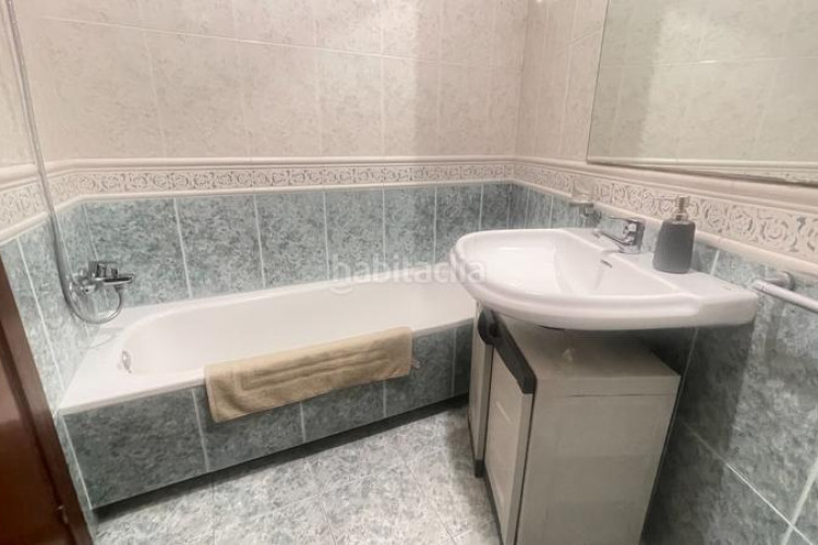 Piso pis amb , pàrquing, traster i piscina comunitària en Terrassa