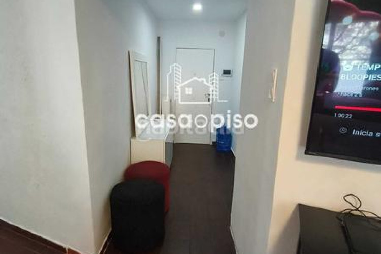 Piso  reformado en La Cogullada 3 dormitorios, 1 baño, todo exterior, cocina individual, con dos balcones uno de 6m y otro de 4m y en Terrassa