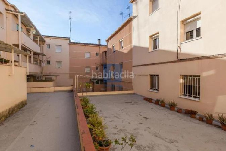 Piso inmueble ilegalmente okupado situado en la calle azorin 4, bajos 1, , barcelona en Terrassa