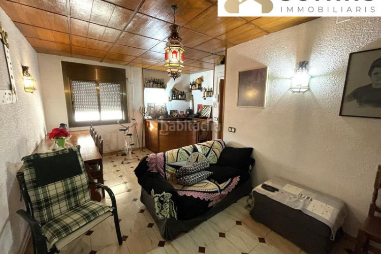 Casa adosada con amplias terrazas y gran potencial en Terrassa