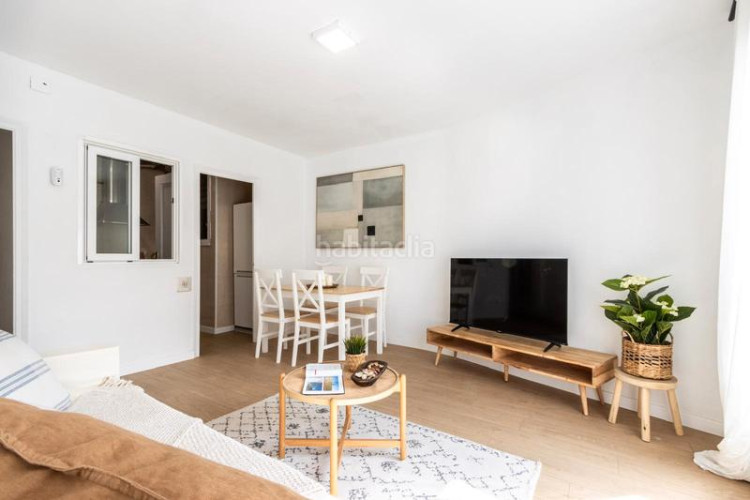 Dúplex vivienda tipo dúplex de 2habs. + garaje + patio. zona Segle XX en Terrassa