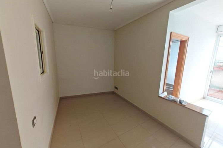 Casa  ideal para dos familias con gran patio y terraza en la gripia en Terrassa