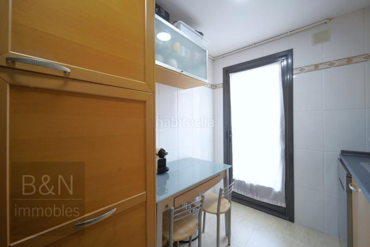 Piso te vas a enamorar de su carácter! amplio, luminoso, con zona comunitaria y plaza de párquing con trastero en Terrassa