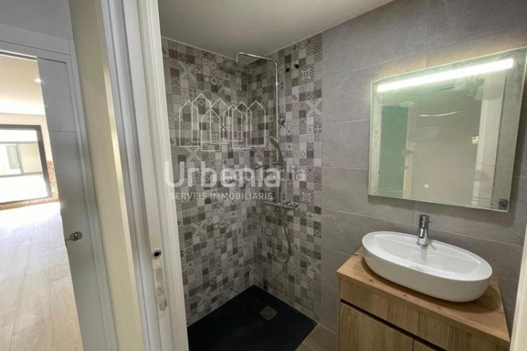Piso  en venta en Ca n'Aurell Terrassa