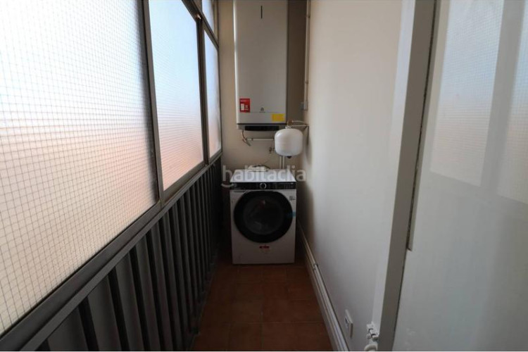 Piso escoles, acabado de reformar en Plaça Catalunya - Escola Industrial Terrassa