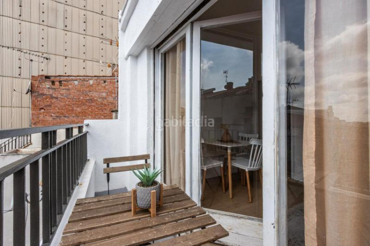 Dúplex vivienda tipo dúplex de 4 habs. con terraza. zona Segle XX. en Terrassa