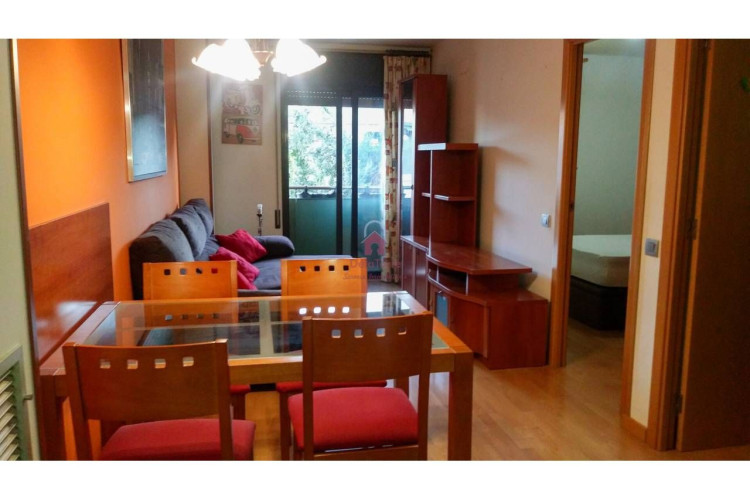 Poetesa Capara, Sant Pere Nord