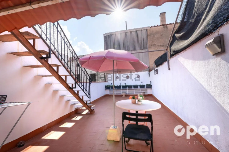 Chalet adosado en calle de Pau Claris