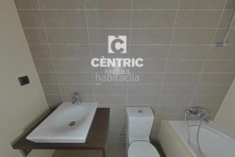 Piso  espacioso con 3 habitaciones ideal familias modernas! en Terrassa