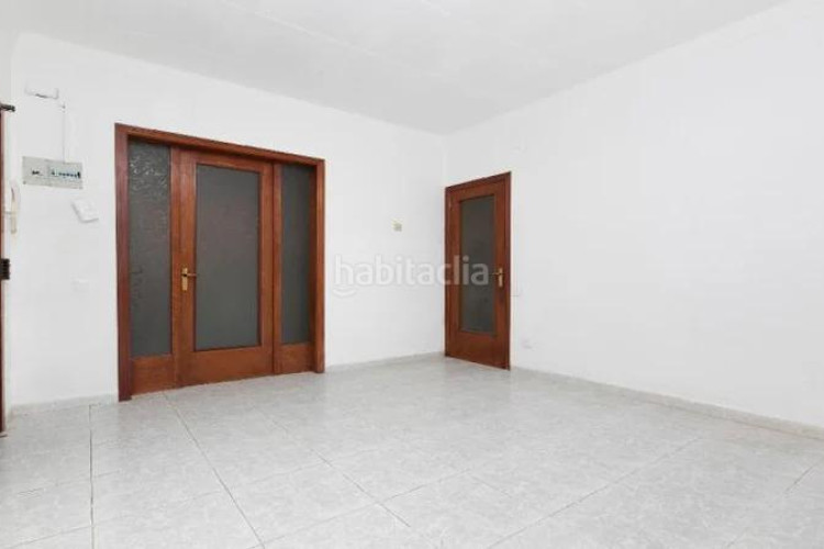 Piso (barcelona). "okupado" (no se puede visitar ni hipotecar). en Terrassa