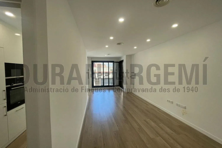 Piso en calle Transversal, 181