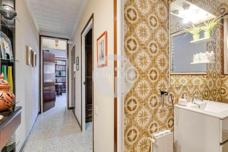 Casa exclusiva casa de tres plantas y un estudio a tan solo 5 minutos del centro en Terrassa