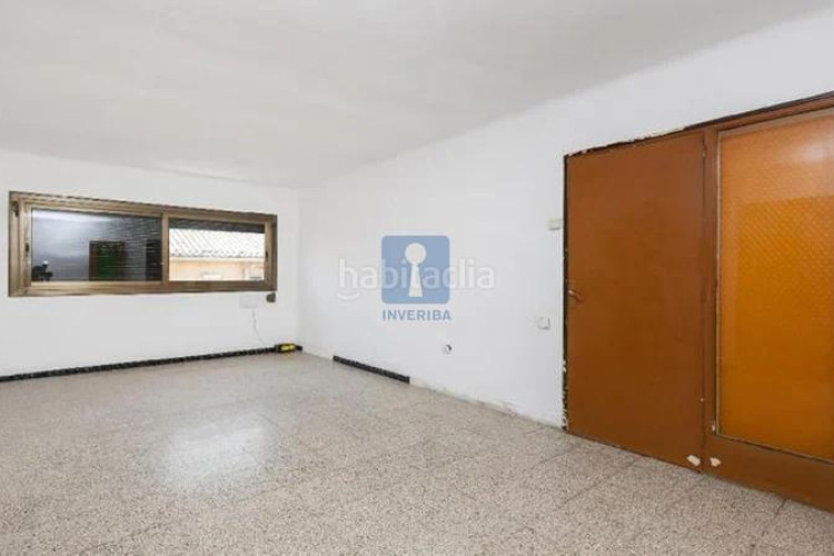 Piso inmueble ilegalmente okupado situado en la calle guadiana 2, 42, , barcelona en Terrassa