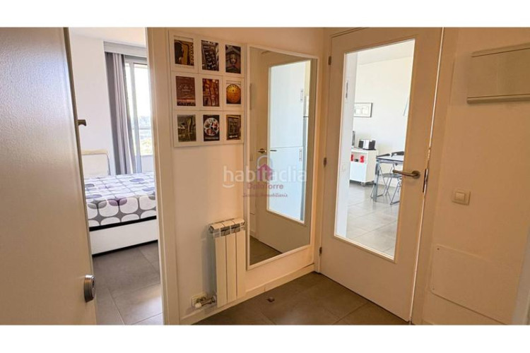 Piso  en venta con balcón a pie de comedor, parking y trastero, listo para entrar a vivir! en Terrassa