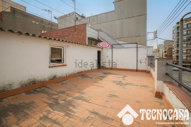 Chalet adosado en calle Renaixement