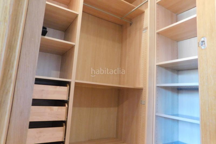 Dúplex zona de Ca n'Aurell. encantador dúplex de 2hab. + 1lav. y 1 aseo + terraza en Terrassa