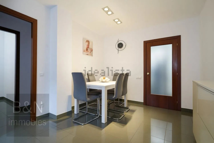 En exclusiva: planta baja con alma de hogar, gran terraza y parking en un entorno tranquilo rodeado