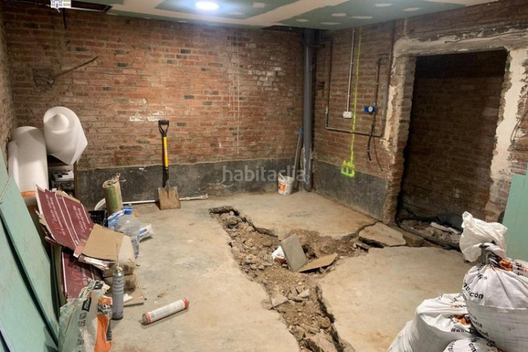 Piso sotano que tiene 3 apartamentos para reformar en zona de Can Palet!!! en Terrassa