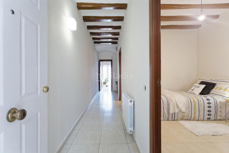 Casa adosada  en pleno centro con patio y terraza. en Terrassa