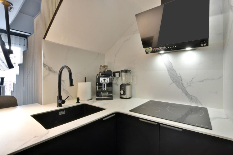 Calle de Sevilla, Egara