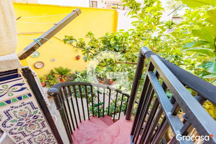 Casa independiente en calle de la Pineda