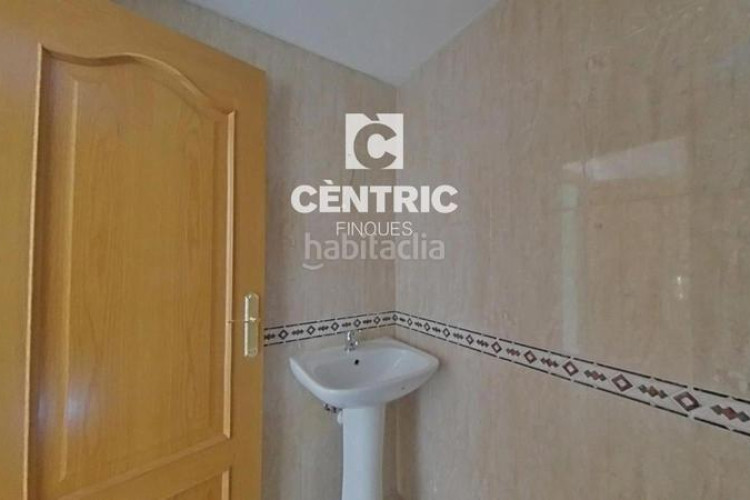Dúplex piso espacioso con 4 habitaciones gran inversión ! en Terrassa