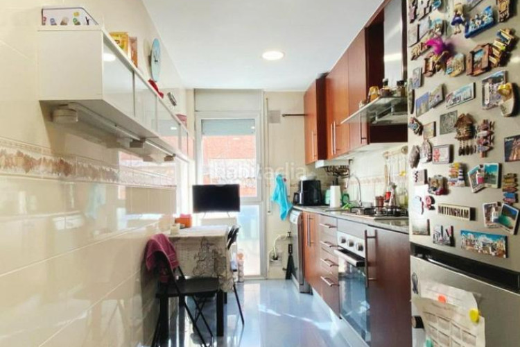 Planta baja piso de en Segle XX con pk actualmente alquilado en Terrassa