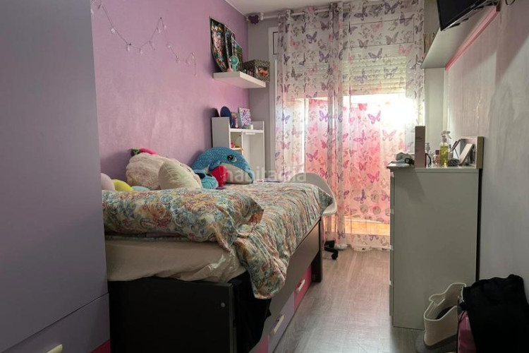 Piso zona grípia. piso de 3habs + 2 lav. + 2 balcones+ pk en Terrassa