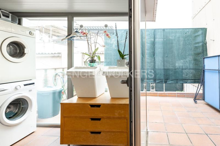 Casa espectacular casa adosada con 2 plazas de garaje en Terrassa