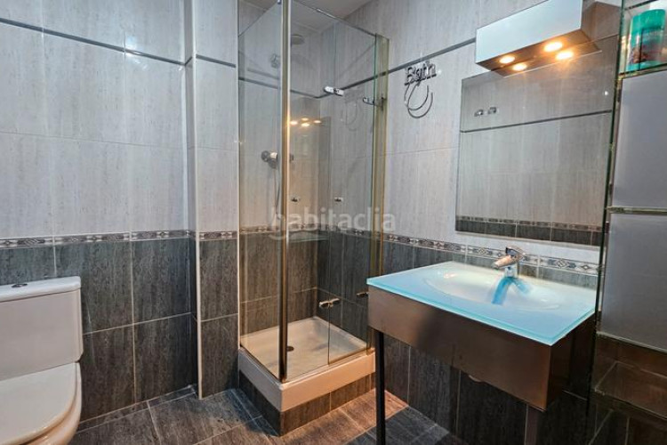 Planta baja en carrer de ricardo caro 31 exclusiva vivienda seminueva con parquing en Terrassa