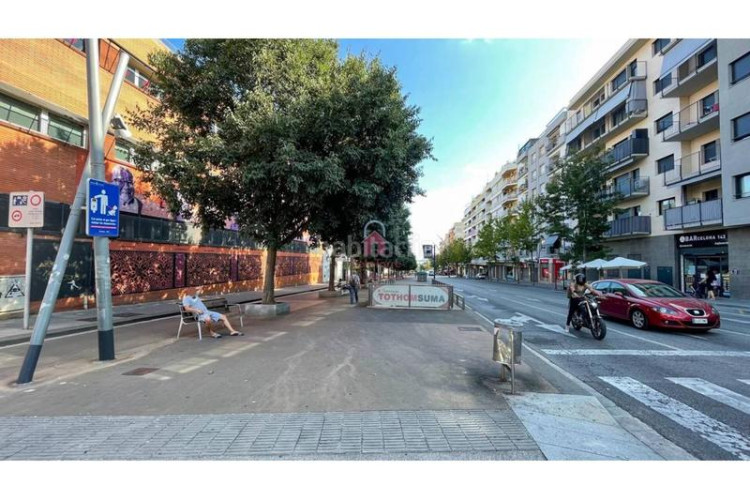 Piso  seminuevo en venta tocando avda. de barcelona de 35m construidos. en Terrassa