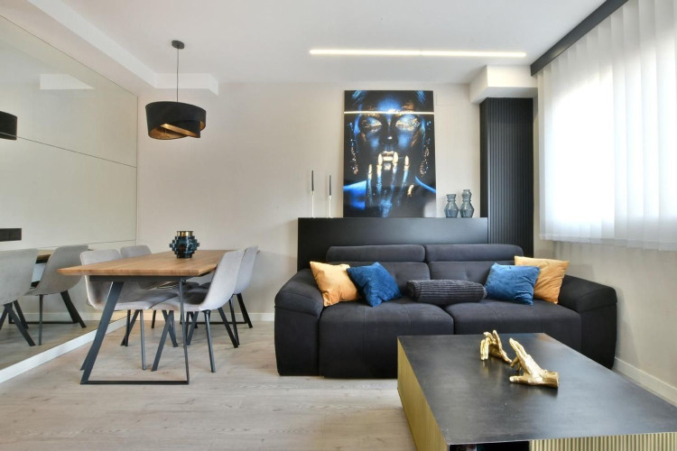 Calle de Sevilla, Egara