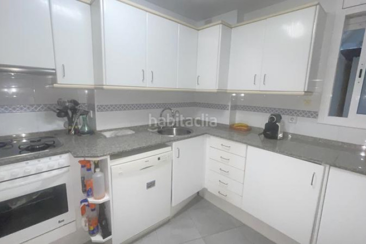 Piso zona de sant pere. piso de 3habs. + 2lav. + balcón + trastero + piscina comunitaria en Terrassa