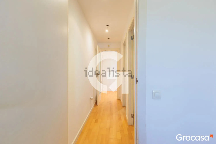 Piso en avenida de la Lacetània