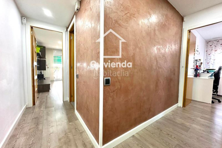 Piso  reformado y luminoso junto a la carretera de montcada en Terrassa