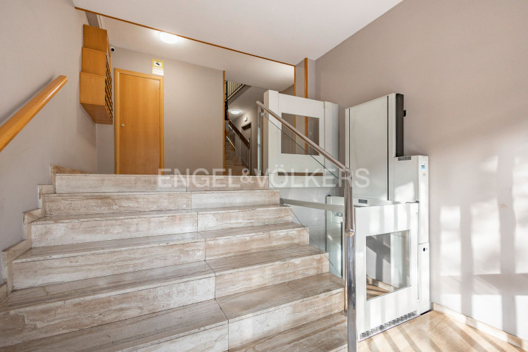 Plau00E7a Catalunya - Escola Industrial 