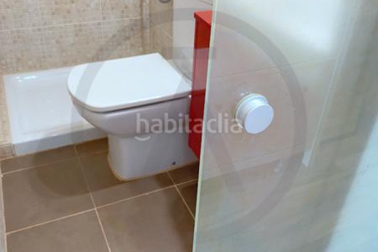 Piso muy amplio y reformado! en San Pere Terrassa