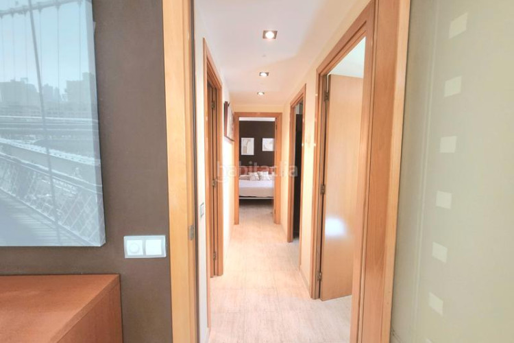 Piso 3 dormitorios, piscina, parking y trastero en Terrassa