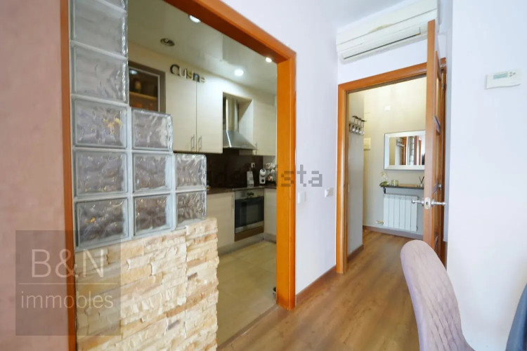 DÚPLEX EN EXCLUSIVA CON TERRAZA PRIVADA Y PLAZA DE GARAJE – UN HOGAR PARA VIVIRLO