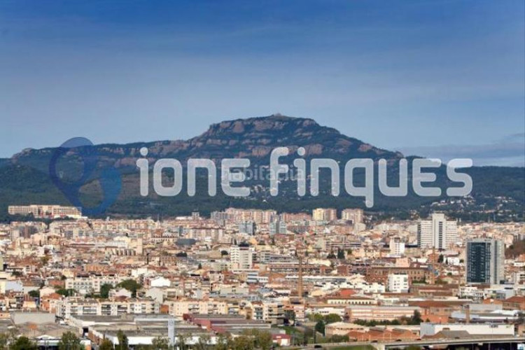 Casa adosada ione finques ofrece en Les Arenes - La Grípia - Can Montllor Terrassa