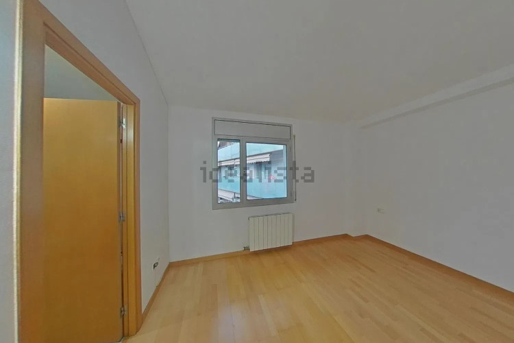 ESPECTACULAR DÚPLEX DE 4DORMITORIOS+3BAÑOS +BALCON+TERRAZA + PARKING (17M).