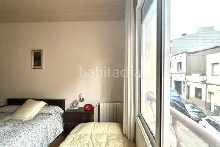 Casa adosada  en venta en ca naurell, 4 dormitorios. en Terrassa
