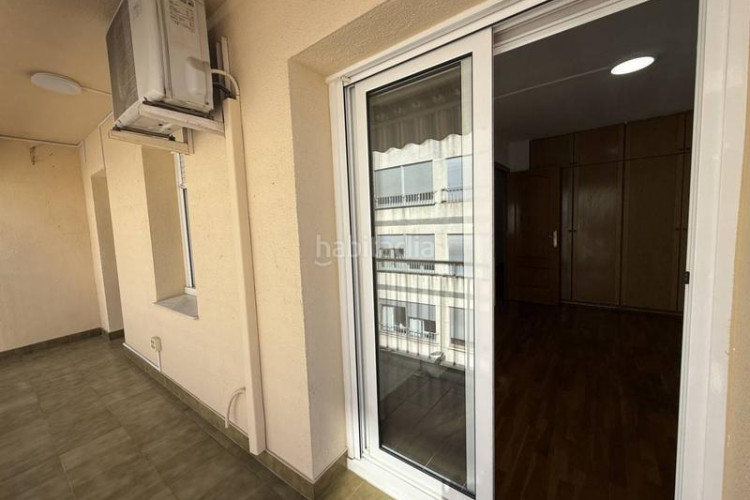 Piso gran piso en can aurell , 4 habitaciones y parking incluido en Terrassa