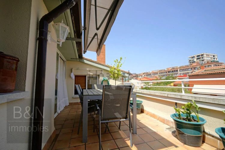 Dúplex en Barrio Zona Esportiva