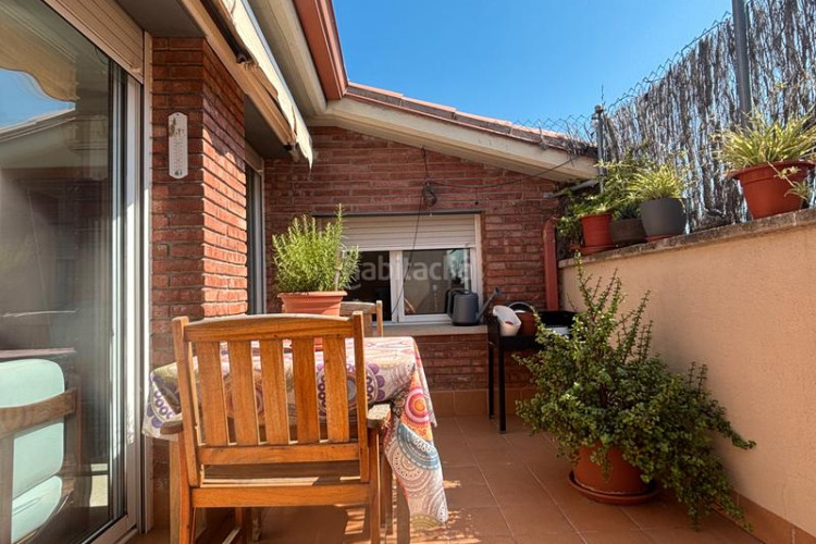 Dúplex impecable duplex en el corazón de pere parres a dos minutos del centro con parquing incluido en Terrassa