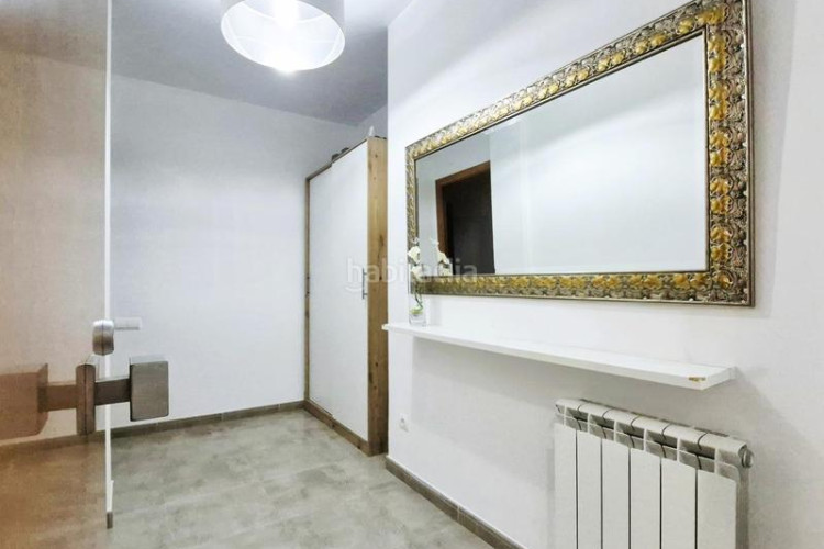 Planta baja  seminueva de 3 hab con patio de 60 m2 en rambla francesc macia en Terrassa